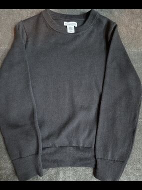 Amazon Essentials Black Crewneck Sweater for Kids